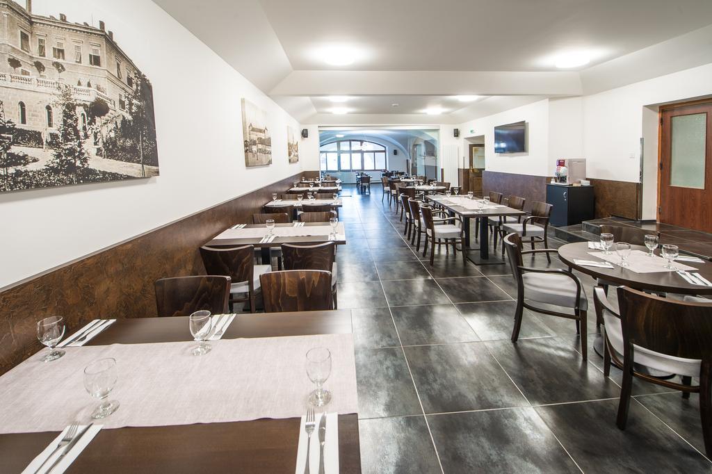 Hotel U Lva Bílina 외부 사진